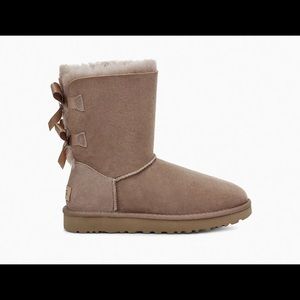 Bailey Bows || Boots